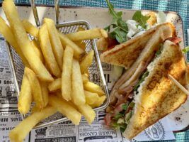 Desayunos, almuerzos y cenas con vistas privilegiadas al Mediterráneo en Fergus Style Carema Beach - Gastronomía y Moda