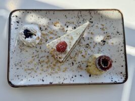 Desayunos, almuerzos y cenas con vistas privilegiadas al Mediterráneo en Fergus Style Carema Beach - Gastronomía y Moda