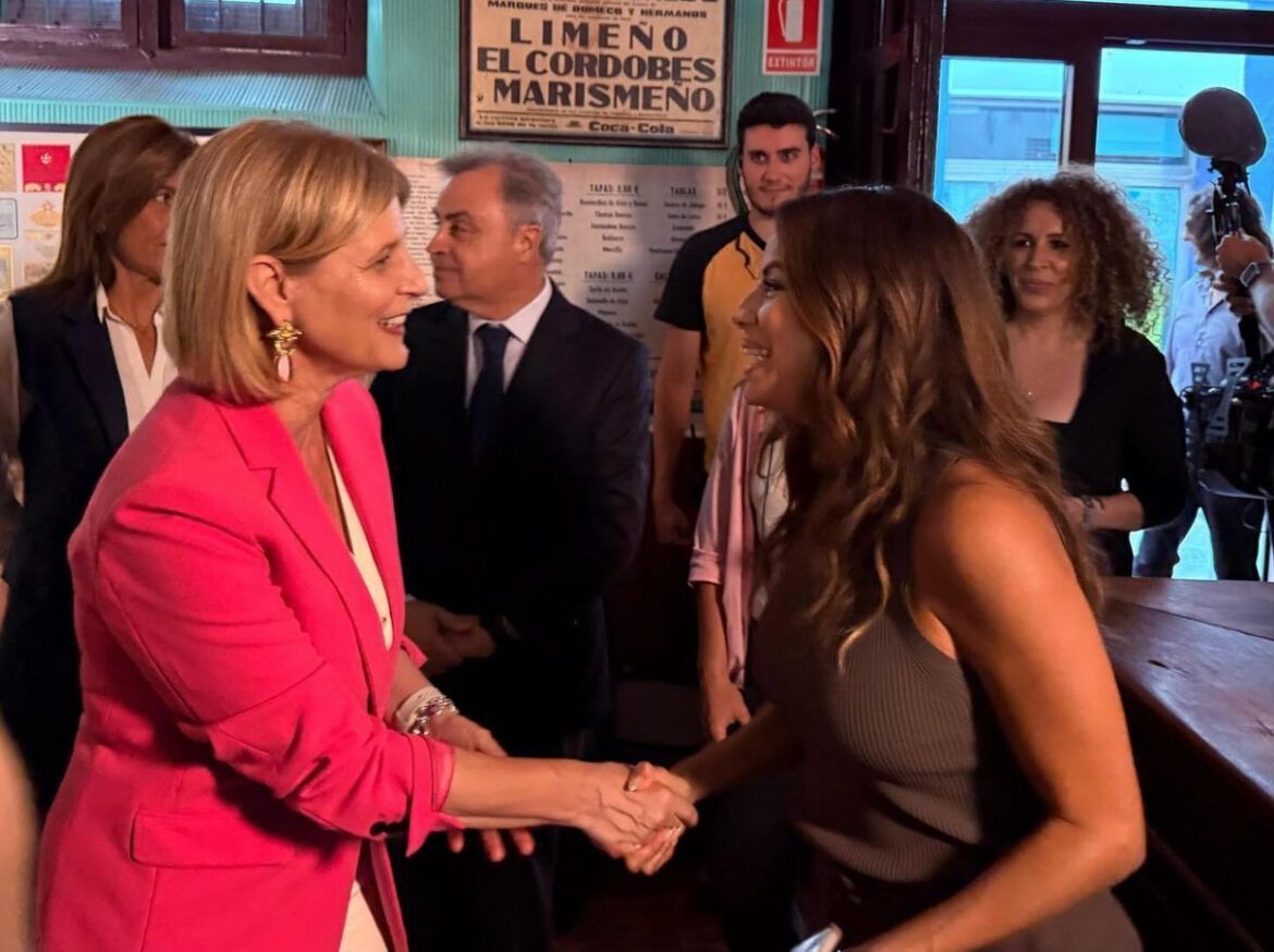 Eva Longoria se deja ver en Jerez de la Frontera y Sevilla Eva Longoria se deja ver en Jerez de la Frontera y Sevilla - Gastronomía y Moda