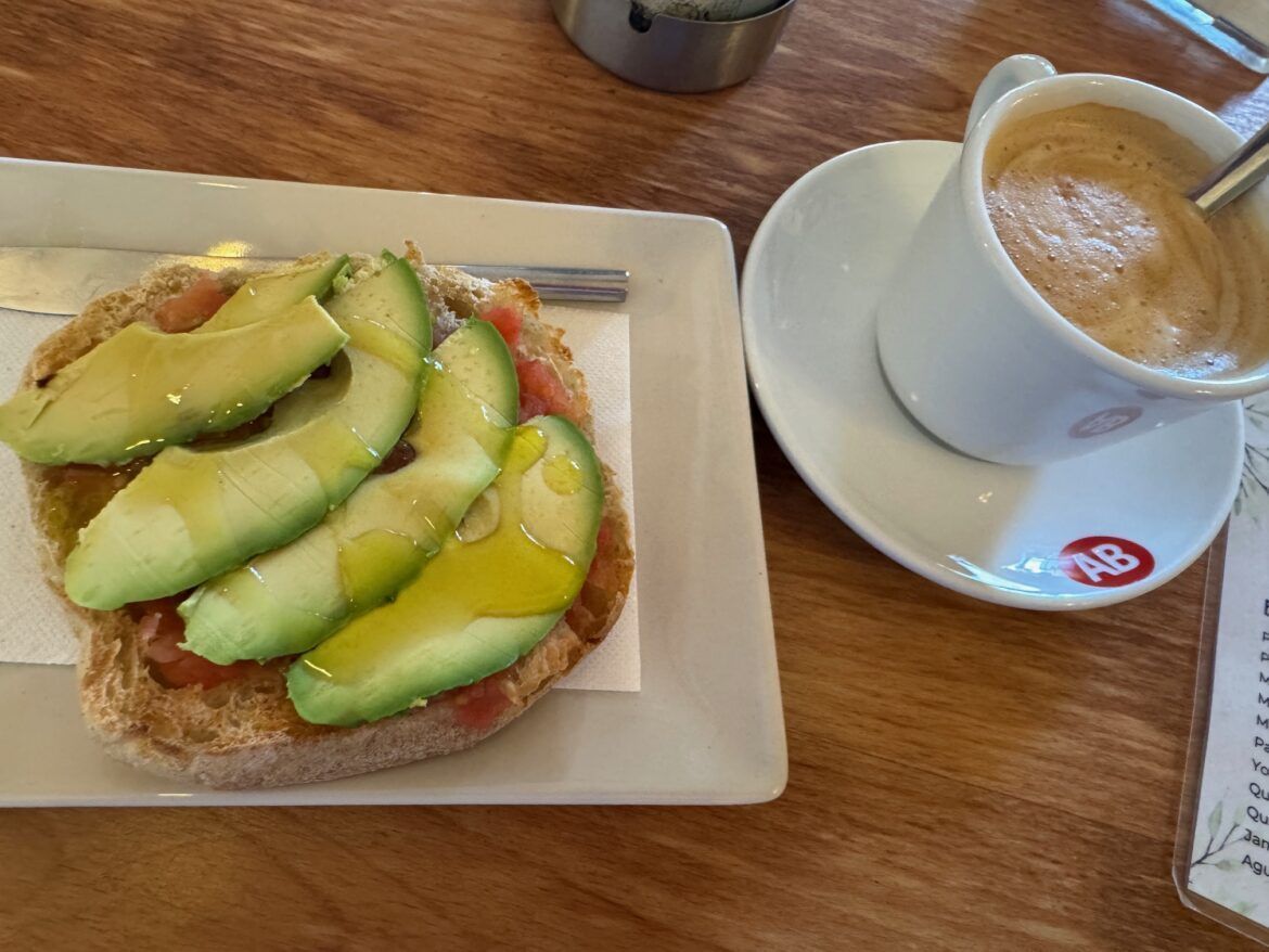El desayuno del día en Sevilla: Café Colibry - Gastronomía y Moda