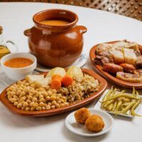 En este restaurante degustarás el mejor cocido de Madrid - Gastronomía y Moda