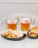 Patrón Cervecería Atlántica llega al sevillano barrio de El Porvenir - Gastronomía y Moda