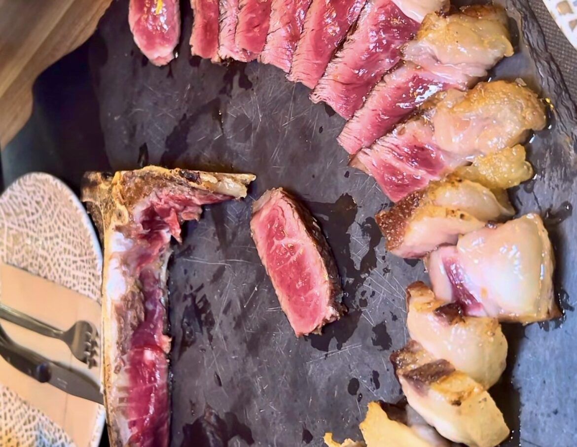 Asador Altobrasa en Sevilla: el imprescindible junto al puente de Triana que descubre Lola Martín González Lola Martín González descubre un asador imprescindible junto al Puente de Triana - Gastronomía y Moda