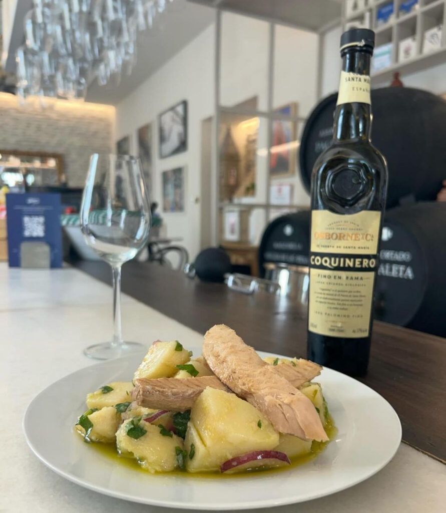 Taberna Las Banderas, vinos generosos, ibéricos selectos y laterío fino en Cádiz - Gastronomía y Moda