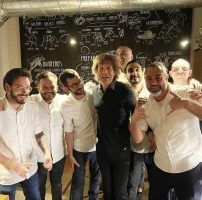 Mick Jagger se deja seducir una vez más por la cocina del chef de Alcalá de Guadaíra, Rafa Zafra - Gastronomía y Moda