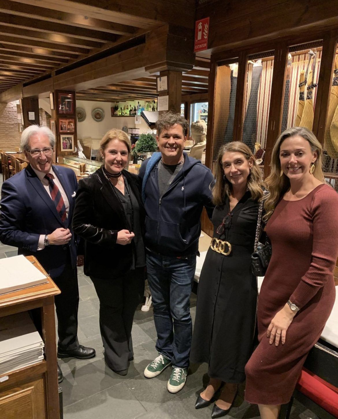 Carlos Vives se deja seducir por la cocina de Casa Robles - Gastronomía y Moda
