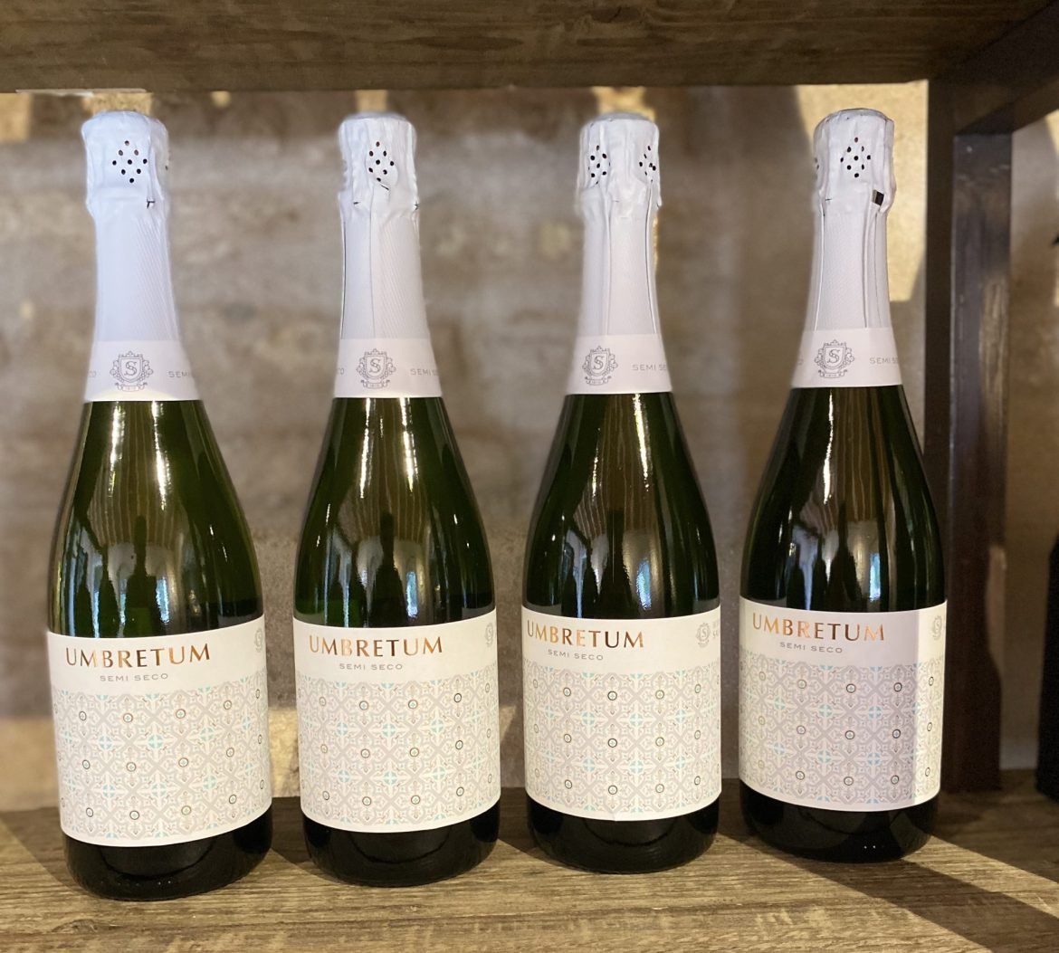 Umbretum semiseco, el primer espumoso del mundo con uva sevillana ¡ya está a la venta! Umbretum semiseco, el primer espumoso del mundo con uva sevillana ¡ya está a la venta! - Gastronomía y Moda