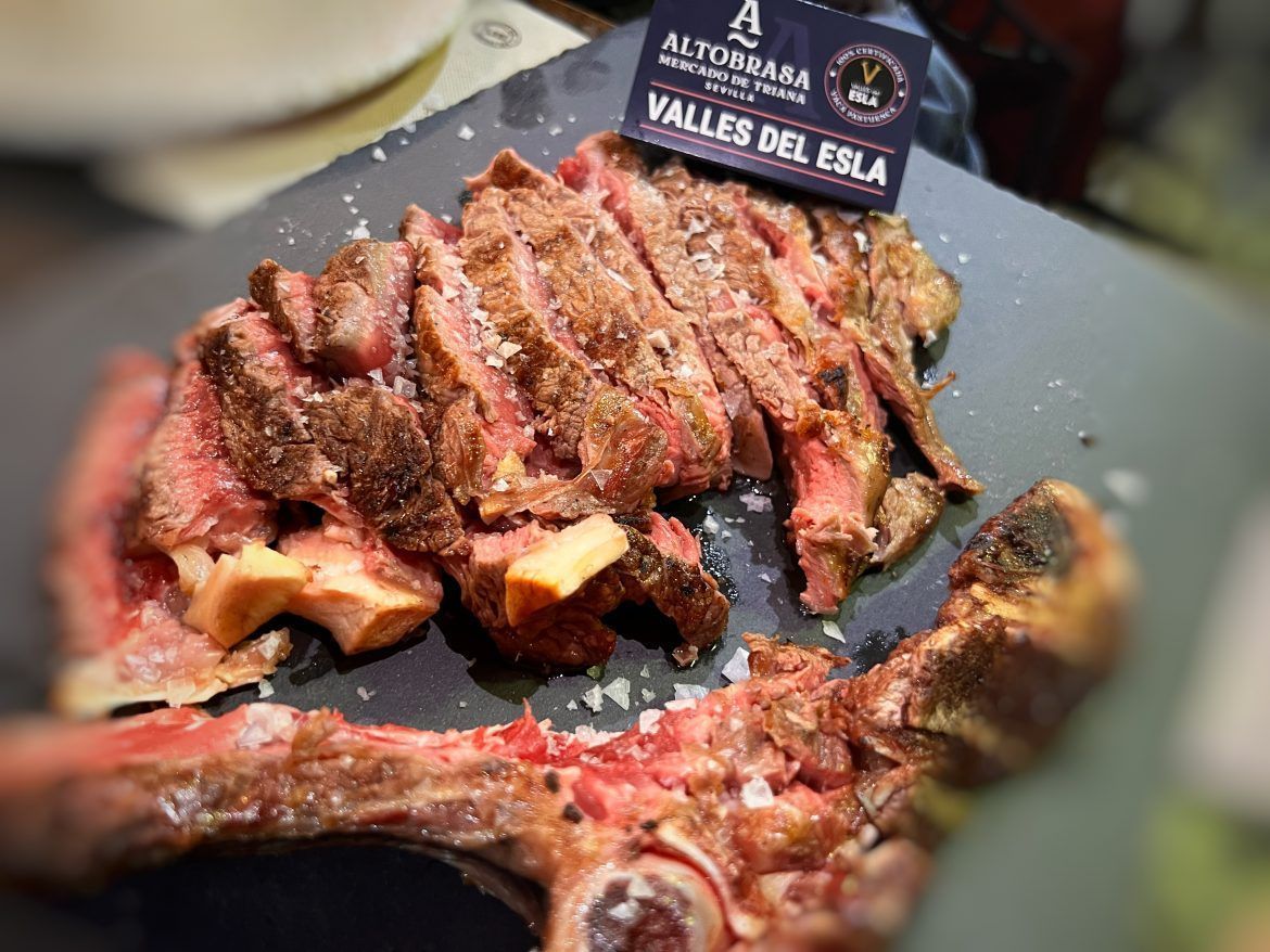 Altobrasa, el asador de carnes a la brasa que triunfa en Sevilla amplia la plantilla Altobrasa, el nuevo asador de carnes que revoluciona las brasas en el mercado de Triana - Gastronomía y Moda