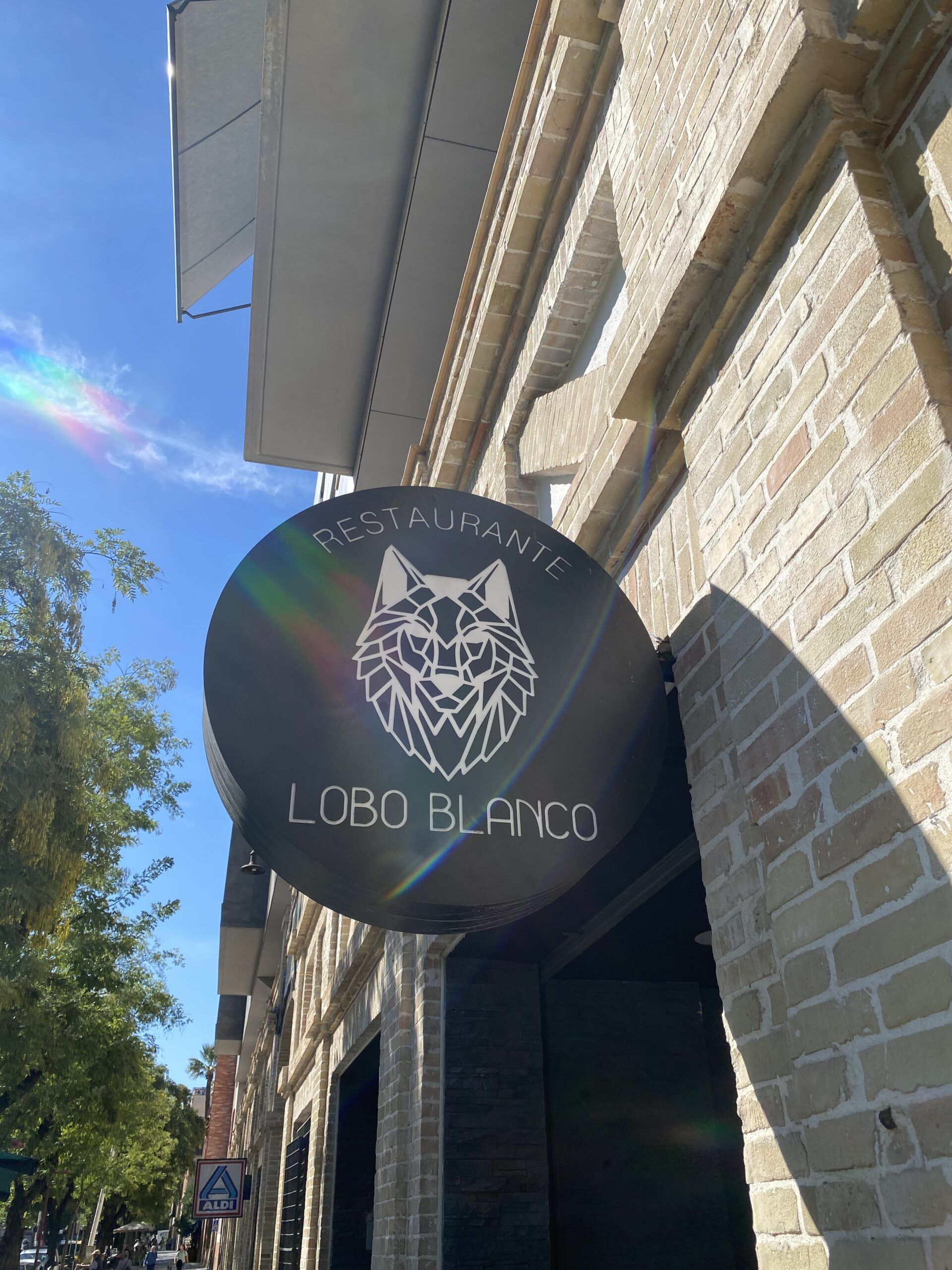 Lobo Blanco, el restaurante de Sevilla "Donde toda la manada queda satisfecha" - Gastronomía y Moda