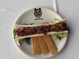 Lobo Blanco, el restaurante de Sevilla "Donde toda la manada queda satisfecha" - Gastronomía y Moda