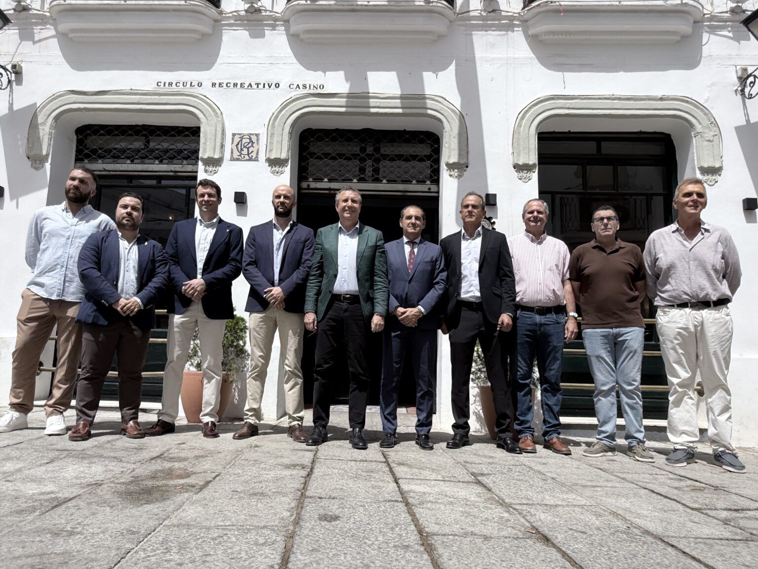Javier Fernández reivindica el futuro de la Sierra Morena sevillana en un encuentro con vecinos y colectivos de la comarca Javier Fernández reivindica el futuro de la Sierra Morena sevillana en un encuentro con vecinos y colectivos de la comarca - Gastronomía y Moda