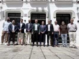 Javier Fernández reivindica el futuro de la Sierra Morena sevillana en un encuentro con vecinos y colectivos de la comarca - Gastronomía y Moda
