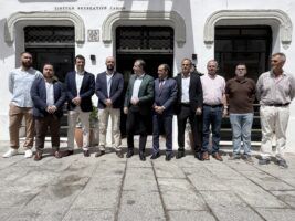 Javier Fernández reivindica el futuro de la Sierra Morena sevillana en un encuentro con vecinos y colectivos de la comarca - Gastronomía y Moda