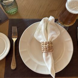 Descubrimos Las Mesas, el restaurante gastronómico que convierte La Dehesa de Don Pedro en un destino imprescindible de Extremadura - Gastronomía y Moda