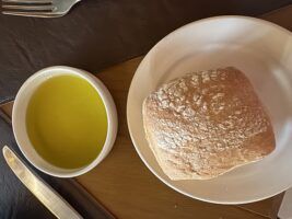 Descubrimos Las Mesas, el restaurante gastronómico que convierte La Dehesa de Don Pedro en un destino imprescindible de Extremadura - Gastronomía y Moda