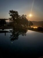 La piscina infinita de La Dehesa de Don Pedro: un auténtico oasis para desconectar en plena dehesa extremeña - Gastronomía y Moda