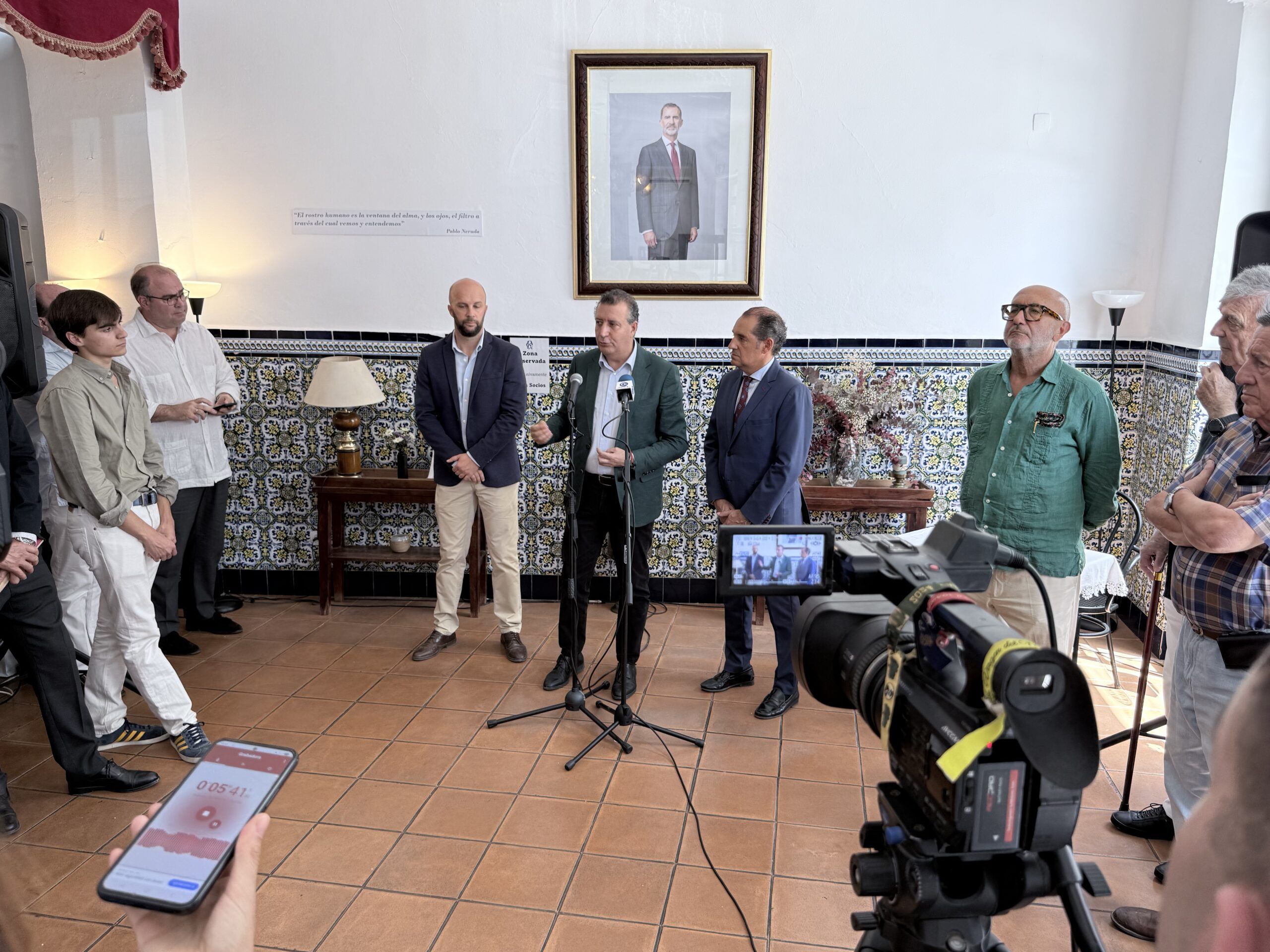 Javier Fernández reivindica el futuro de la Sierra Morena sevillana en un encuentro con vecinos y colectivos de la comarca - Gastronomía y Moda