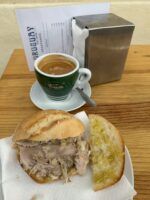 El desayuno del día en Sevilla: Sepan todos ustedes que ha sido en el Bar Uruguay - Gastronomía y Moda