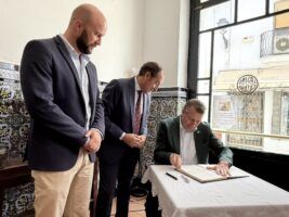 Javier Fernández reivindica el futuro de la Sierra Morena sevillana en un encuentro con vecinos y colectivos de la comarca - Gastronomía y Moda