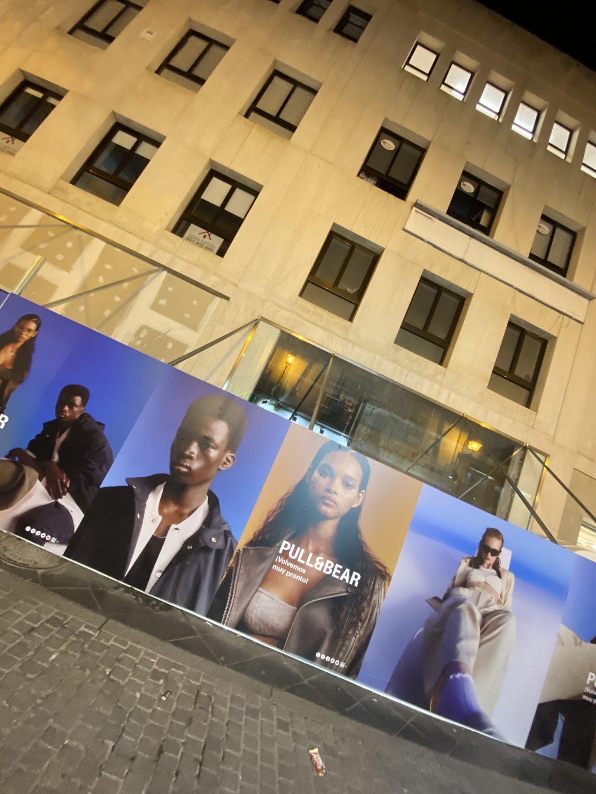 Pull&Bear, pronto en la calle Tetuán de Sevilla Pull&Bear, pronto en la calle Tetuán de Sevilla - Gastronomía y Moda