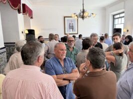 Javier Fernández reivindica el futuro de la Sierra Morena sevillana en un encuentro con vecinos y colectivos de la comarca - Gastronomía y Moda