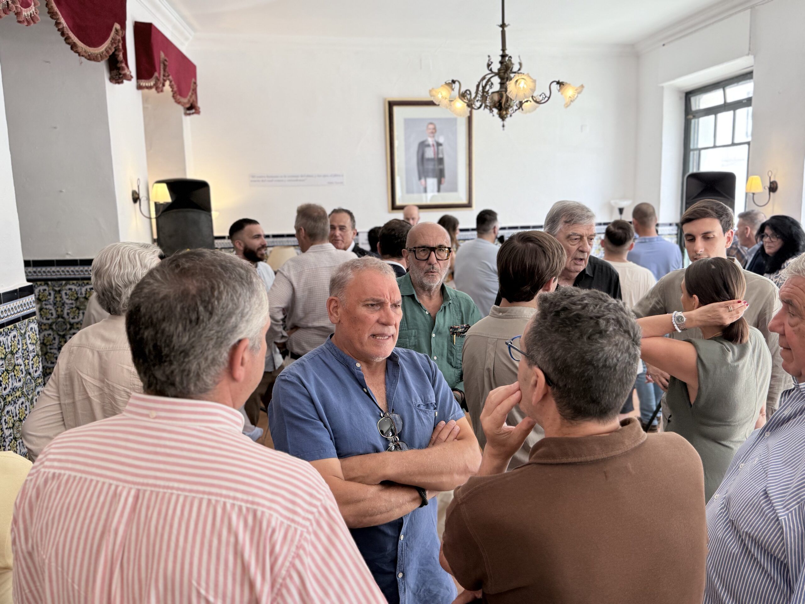 Javier Fernández reivindica el futuro de la Sierra Morena sevillana en un encuentro con vecinos y colectivos de la comarca - Gastronomía y Moda