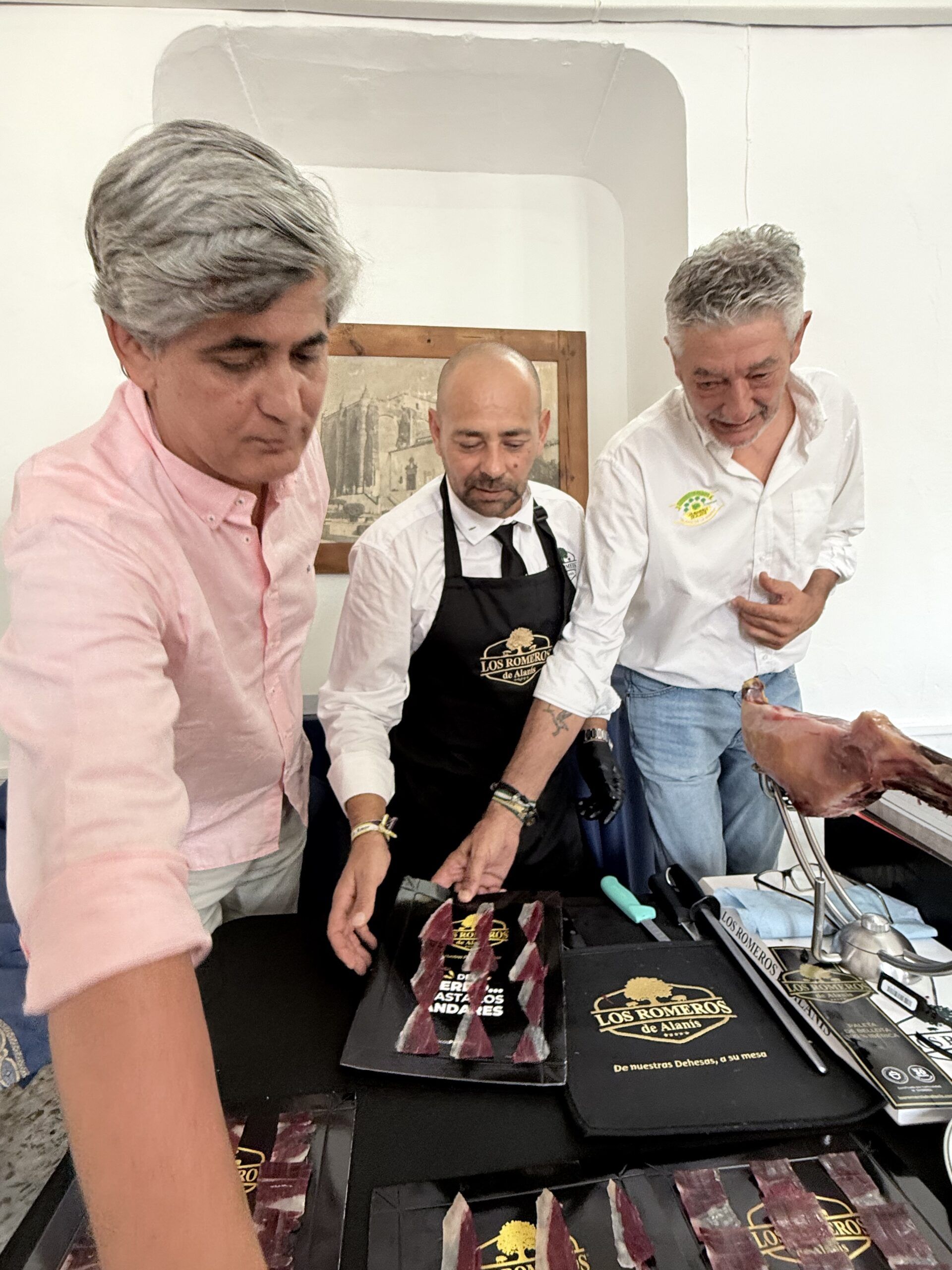 Javier Fernández reivindica el futuro de la Sierra Morena sevillana en un encuentro con vecinos y colectivos de la comarca - Gastronomía y Moda