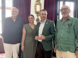 Javier Fernández reivindica el futuro de la Sierra Morena sevillana en un encuentro con vecinos y colectivos de la comarca - Gastronomía y Moda