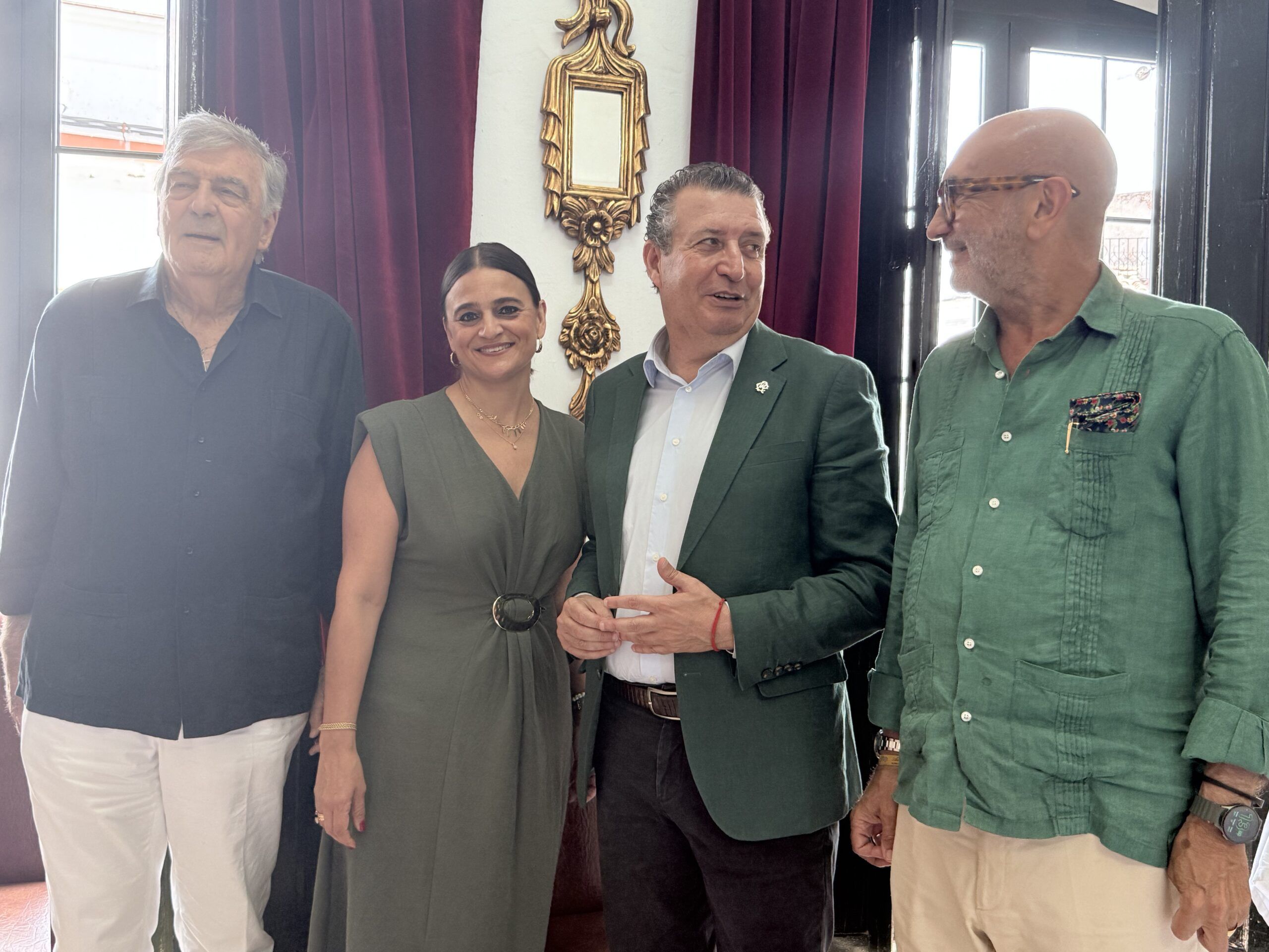 Javier Fernández reivindica el futuro de la Sierra Morena sevillana en un encuentro con vecinos y colectivos de la comarca - Gastronomía y Moda