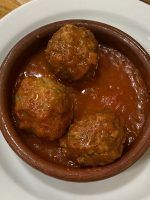 Mesón Donde Carlos, el templo gastronómico en Málaga que triunfa con las tapas de "nuestras abuelas" - Gastronomía y Moda