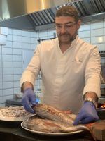 Disfruta de una parrillada de pescado y marisco en el restaurante Almansa - Gastronomía y Moda