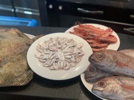 Disfruta de una parrillada de pescado y marisco en el restaurante Almansa - Gastronomía y Moda