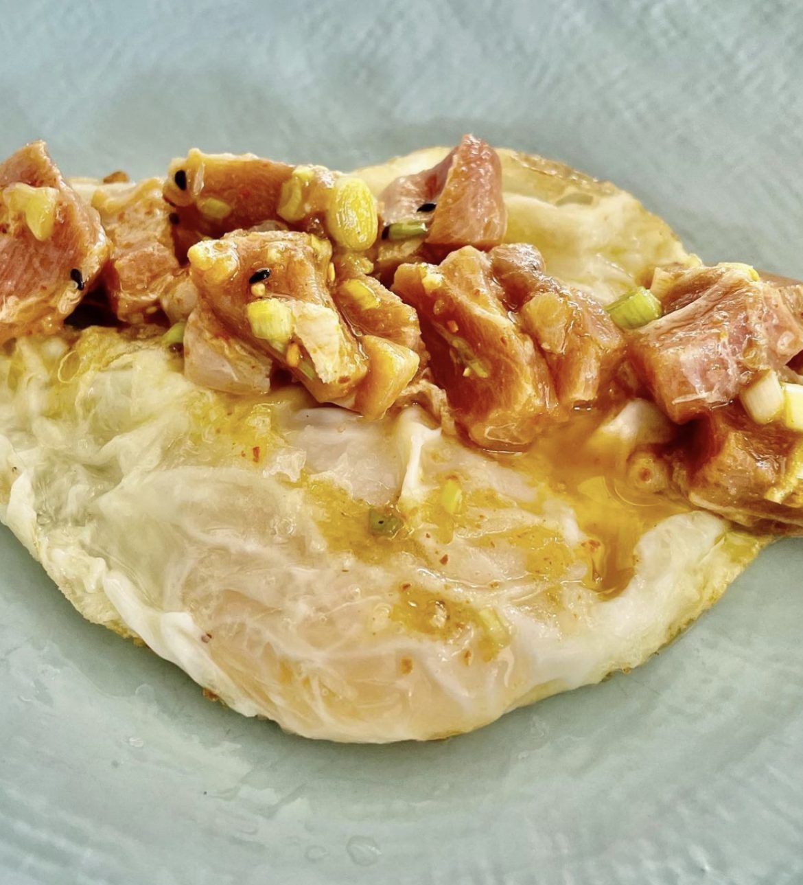 Guisantes y los huevos con atún, regalo de sabores by Carlos Herrera - Gastronomía y Moda