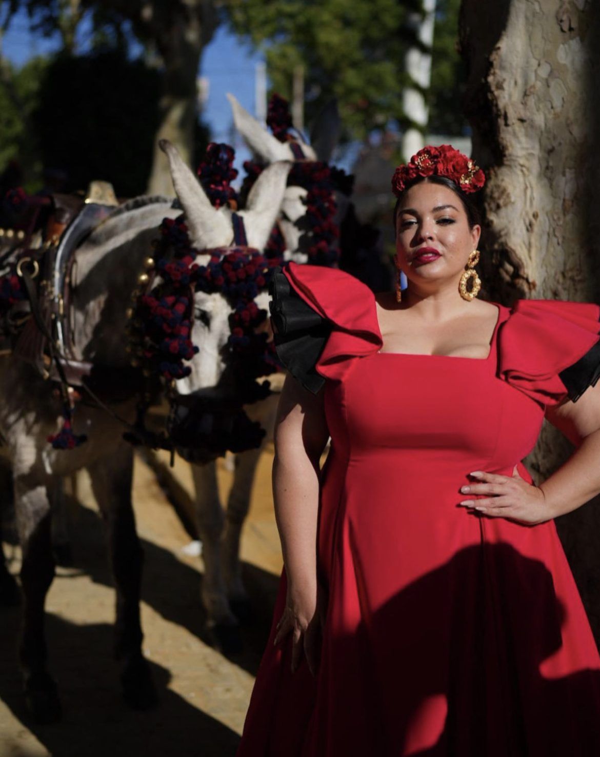 María Rodríguez, ‘Pretty and Olé’, se presenta en la Feria de Abril de Sevilla 2023 con el traje de flamenca «más bonito y elegante que he tenido nunca» María Rodríguez, 'Pretty and Olé', se presenta en la Feria de Abril de Sevilla 2023 con el traje de flamenca "más bonito y elegante que he tenido nunca" - Gastronomía y Moda