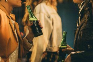 Última semana para disfrutar del tardeo cervecero sin prisa en Jardín Alhambra Madrid - Gastronomía y Moda