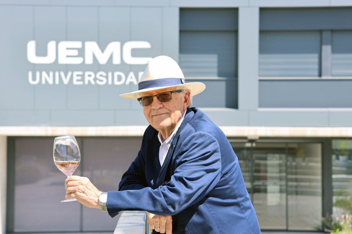 José Peñín recibe el Premio Fundación UEMC 2026 por toda una vida dedicada al mundo del vino José Peñín recibe el Premio Fundación UEMC 2026 por toda una vida dedicada al mundo del vino - Gastronomía y Moda