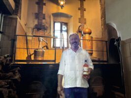 Obsession Gin Strawberry, la nueva ginebra de fresa con carácter propio - Gastronomía y Moda