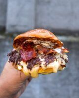 La marca de hamburguesas Marlons, presenta su Fall Drop 2024 con una selección limitada de productos de temporada - Gastronomía y Moda