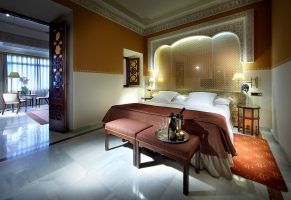 Alhambra Palace, el hotel de los 108 sueños - Gastronomía y Moda