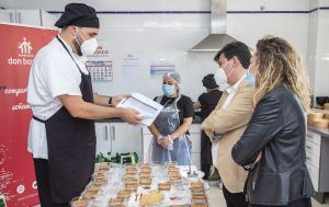 15 familias en situación de vulnerabilidad se benefician en Huelva del programa de inserción ‘Cocina familiar comunitaria’ - Gastronomía y Moda