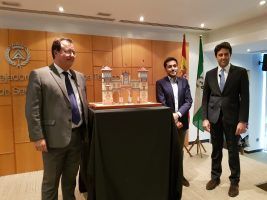 La portada de la Feria de 2020 recreará el edificio del Hotel Alfonso XIII