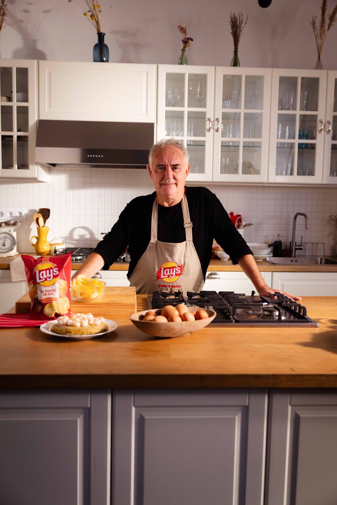 Ferran Adrià reinventa la tortilla de patatas con Lay’s y propone cuatro recetas que sorprenden - Gastronomía y Moda