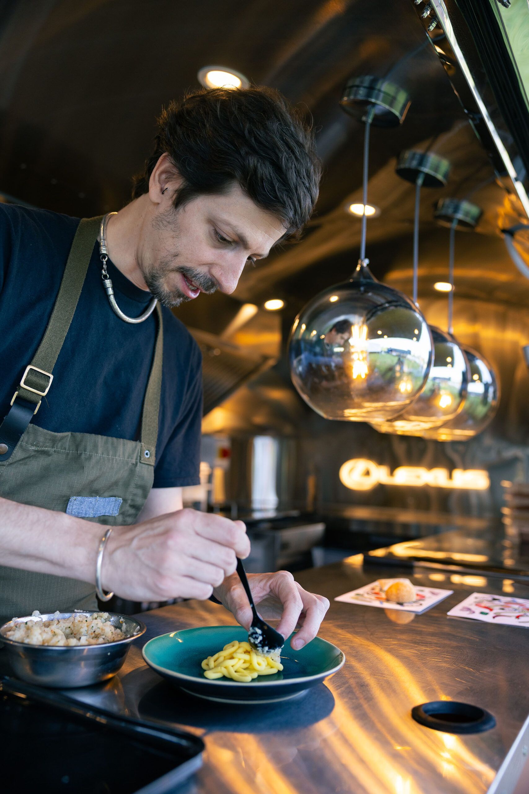 Lexus se implica en la alta gastronomía con un exclusivo Food Truck - Gastronomía y Moda