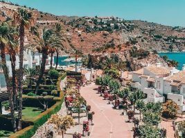 Lolas Group presenta los mejores restaurantes y alojamientos de la costa granadina - Gastronomía y Moda