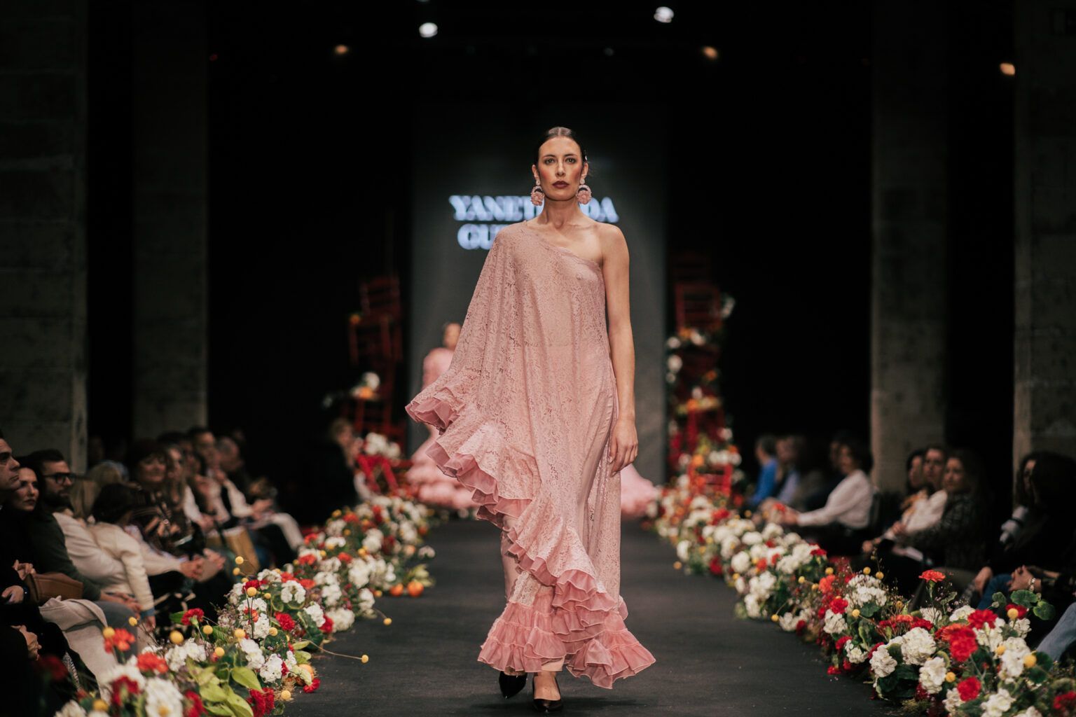 Casa Márquez acompaña el cierre de la Pasarela Flamenca Jerez 2026, reflejo del gran momento de la moda flamenca Casa Márquez acompaña el cierre de la Pasarela Flamenca Jerez 2026, reflejo del gran momento de la moda flamenca - Gastronomía y Moda