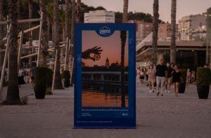 Larios continúa ofreciendo los mejores atardeceres mediterráneos en una exposición en el Muelle Uno de Málaga - Gastronomía y Moda