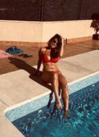 Tendencias de moda en la piscina: estilo y color para este verano