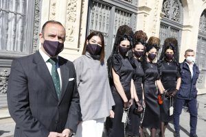 El Ayuntamiento de Sevilla y Doble Erre organizan un conjunto de eventos de promoción de la mantilla - Gastronomía y Moda