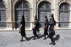 El Ayuntamiento de Sevilla y Doble Erre organizan un conjunto de eventos de promoción de la mantilla - Gastronomía y Moda