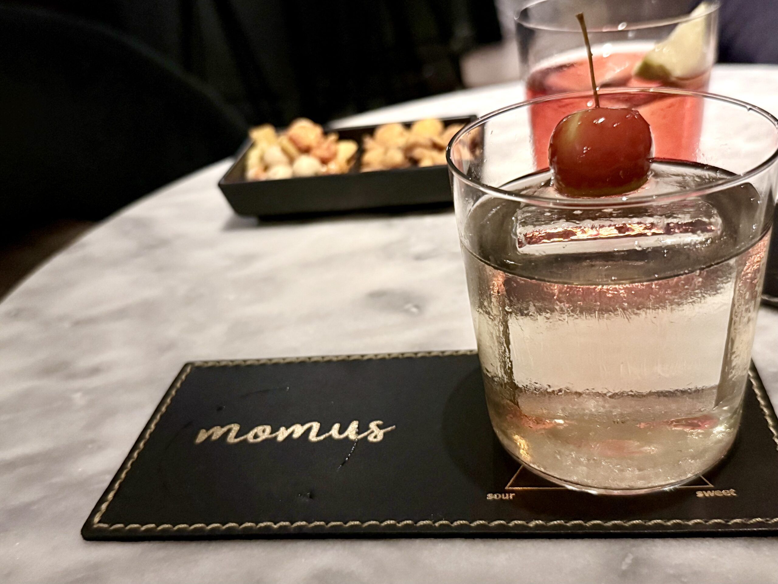 Una noche en Momus, una de las barras más creativas de Madrid - Gastronomía y Moda